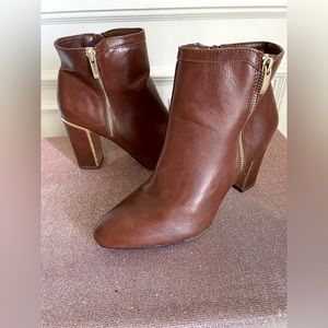Dunion Size 9 1/2 Zipper Boots Brown With Gold Accents